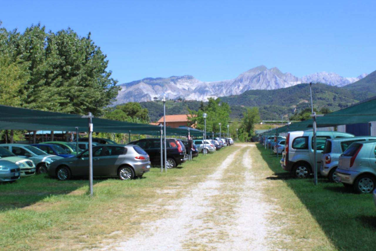Hotel CAMPING CALATELLA parco di vacanza Marina di Massa Esterno foto