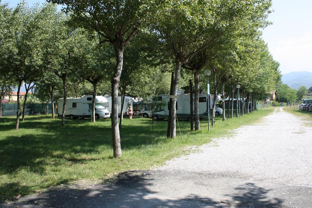 Hotel CAMPING CALATELLA parco di vacanza Marina di Massa Esterno foto